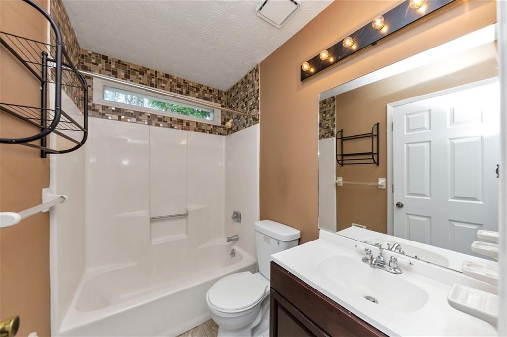 916 Forest Pointe Way, Jonesboro, Georgia image 36