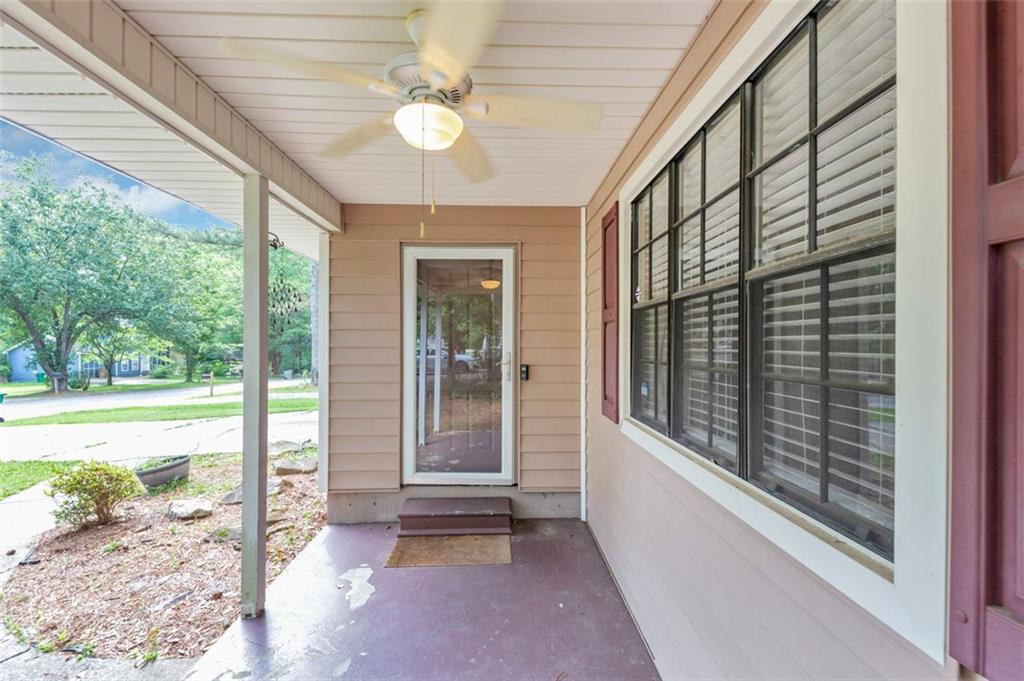 916 Forest Pointe Way, Jonesboro, Georgia image 4