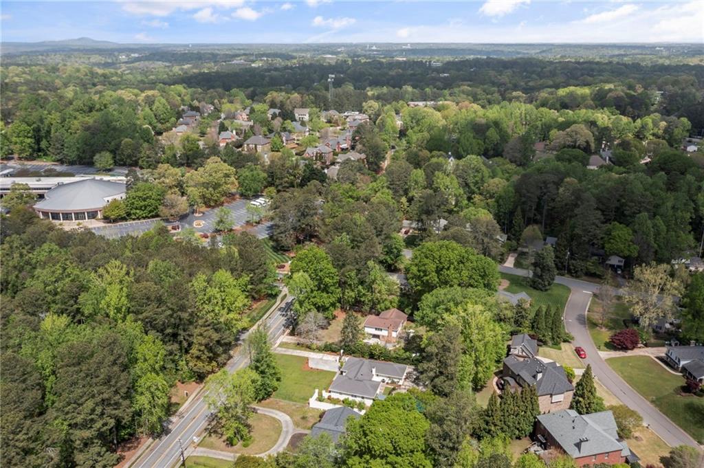 5641 Roberts Drive, Dunwoody, Georgia image 44