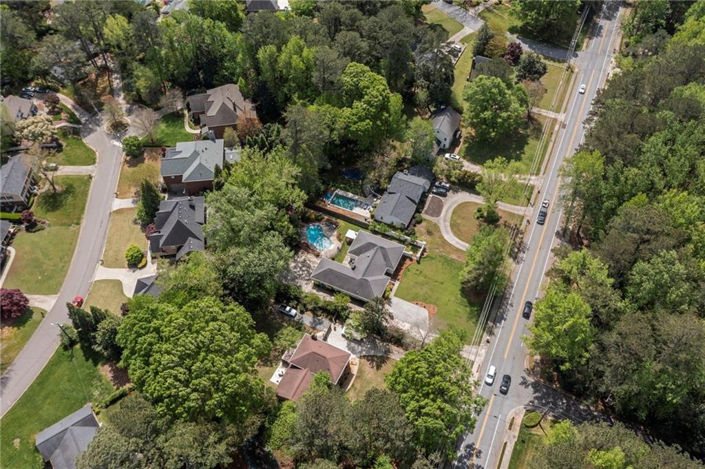 5641 Roberts Drive, Dunwoody, Georgia image 43