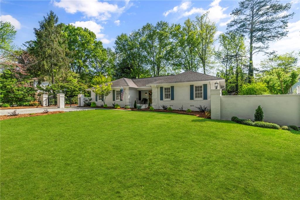 5641 Roberts Drive, Dunwoody, Georgia image 37