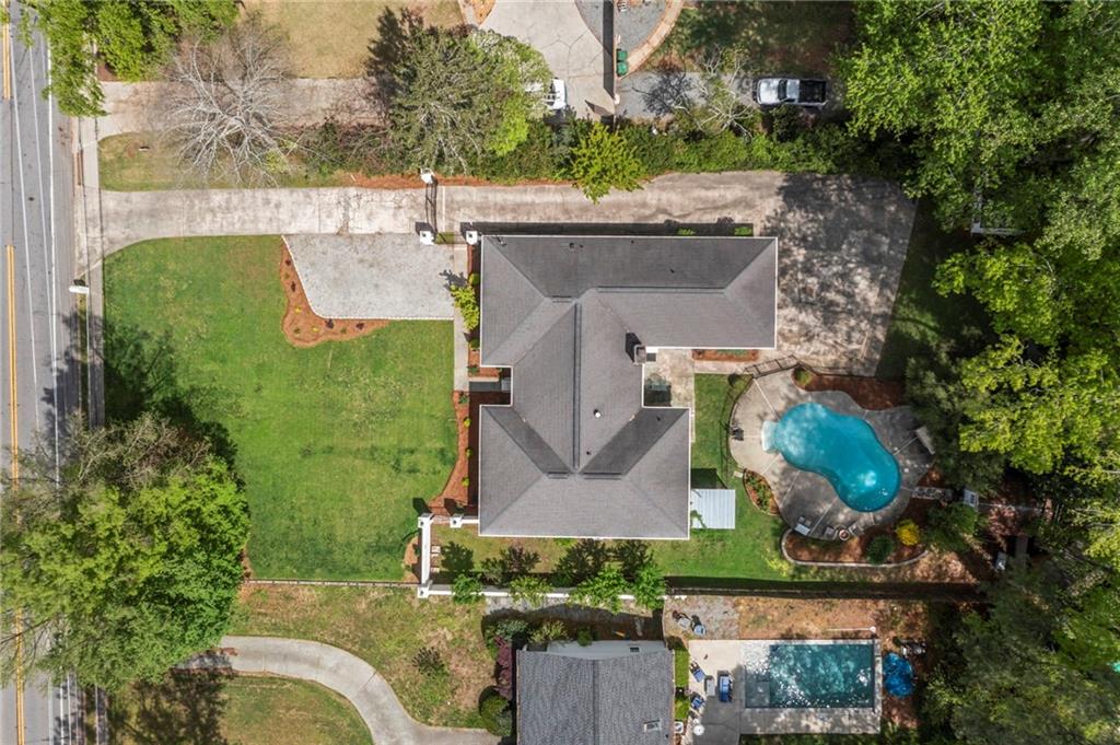 5641 Roberts Drive, Dunwoody, Georgia image 38