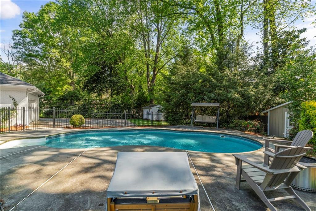 5641 Roberts Drive, Dunwoody, Georgia image 30
