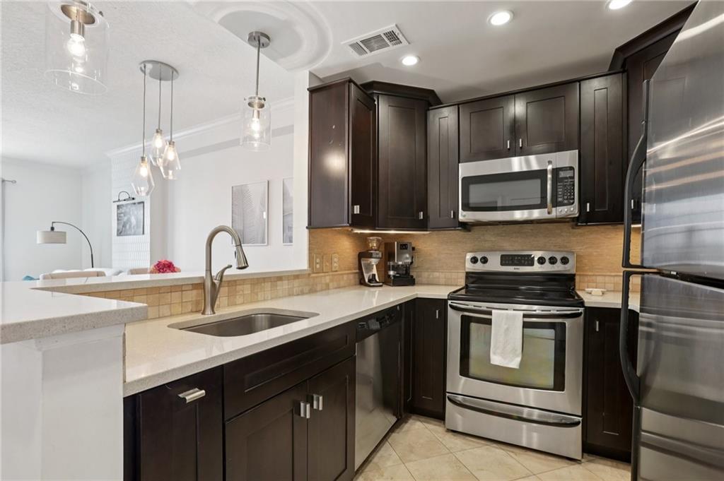1101 Juniper Street NE 1012