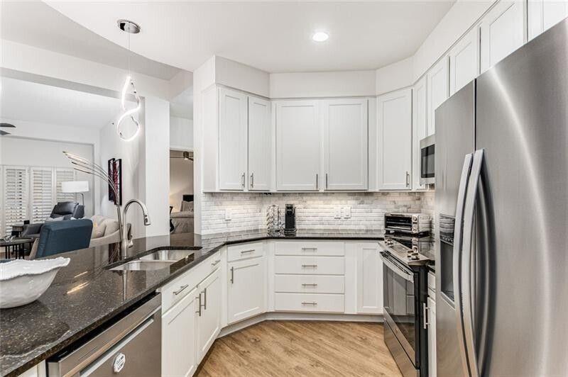 200 River Vista Drive 713