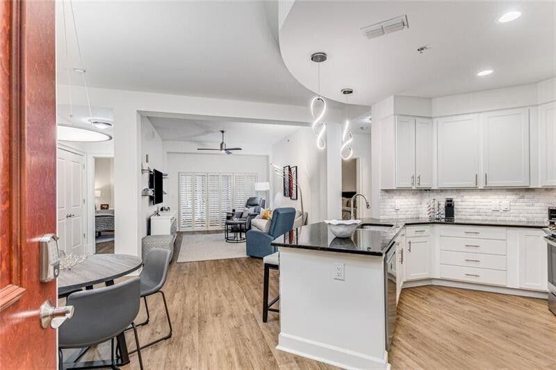 200 River Vista Drive 713