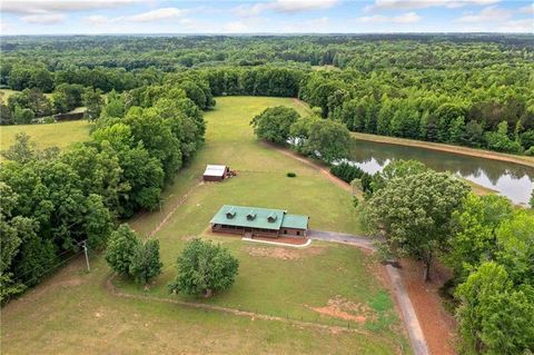 5002 Alvaton Road Gay GA 30218