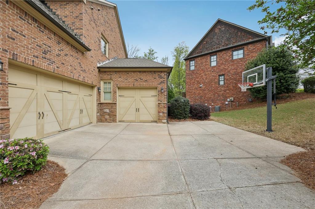 1710 Bramble Bush Way