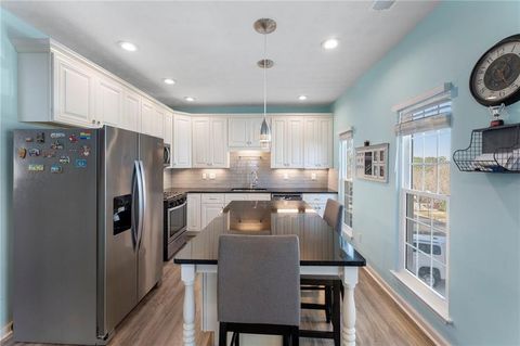 Townhouse For Sale - 4074 Spring Cove Drive<br/> Duluth, GA 30097