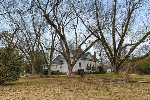 A home in Newnan