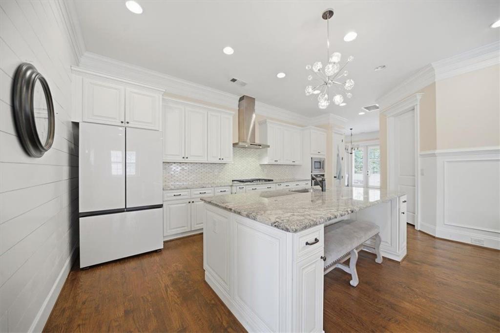 5869 Chickasaw Lane