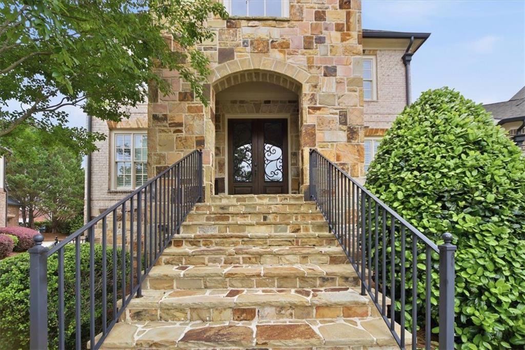 5869 Chickasaw Lane