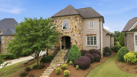 Homes For Sale - 5869 Chickasaw Lane<br/> Braselton, GA 30517
