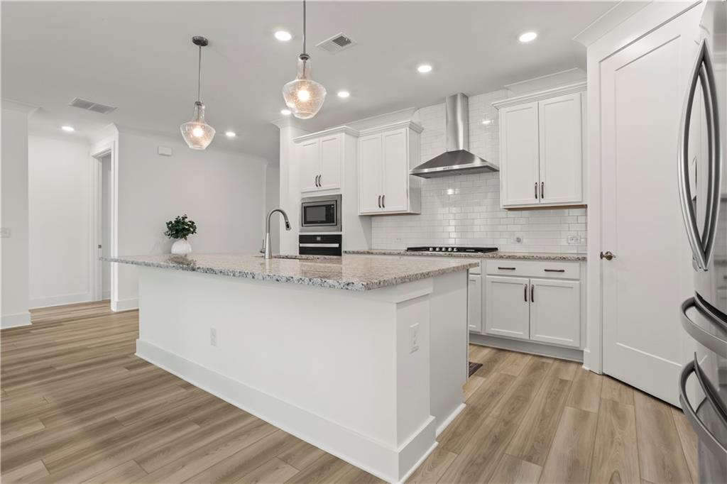 5121 Aster Bend