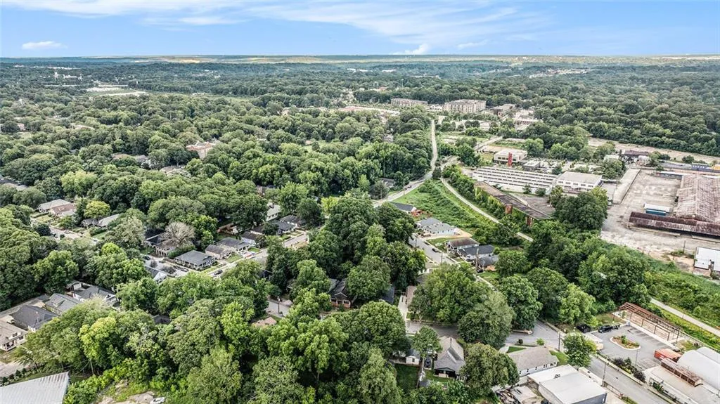 Atlanta, Georgia 30310, United States, 2 Bedrooms Bedrooms, ,1 BathroomBathrooms,Residential,Coming Soon,164250