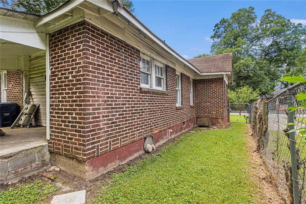 Atlanta, Georgia 30310, United States, 2 Bedrooms Bedrooms, ,1 BathroomBathrooms,Residential,Coming Soon,164250