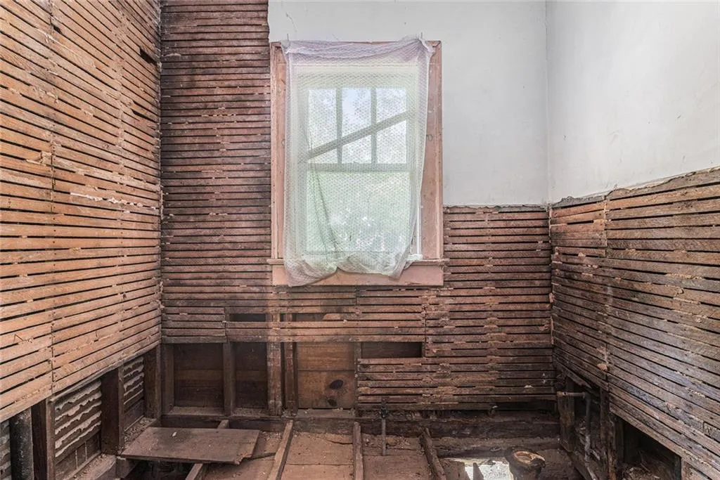 Atlanta, Georgia 30310, United States, 2 Bedrooms Bedrooms, ,1 BathroomBathrooms,Residential,Coming Soon,164250