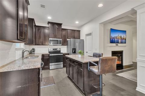 1563 BUTTERNUT Cove Stone Mountain GA 30083