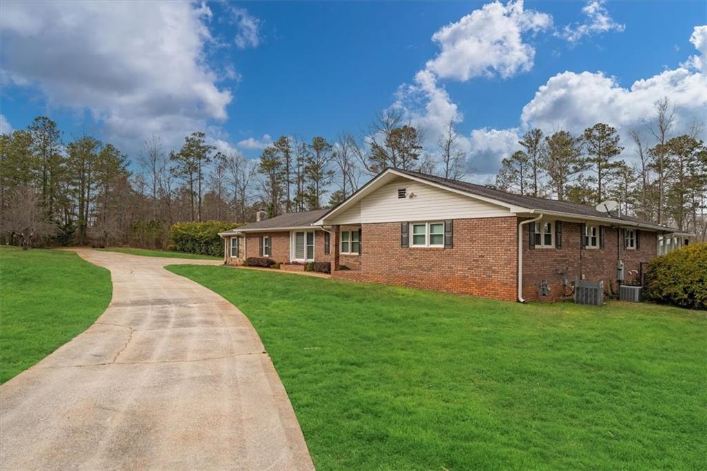 2716 Georgia 16, Carrollton, Georgia image 4