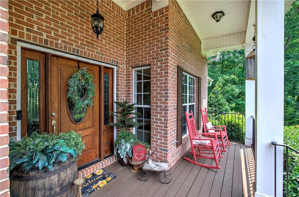 39 Twin Oaks Lane SW