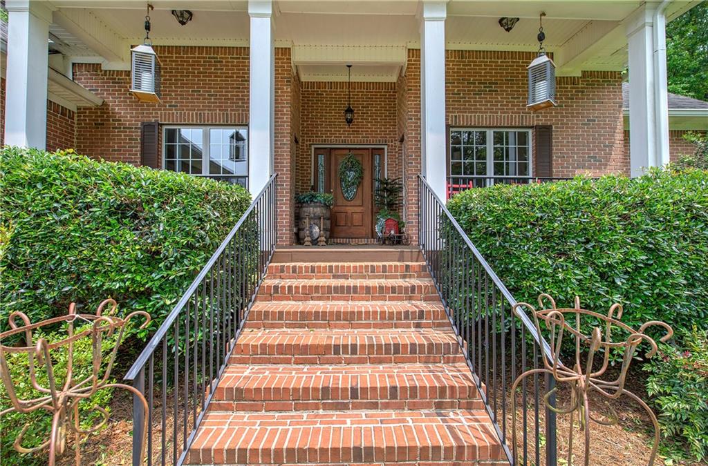 39 Twin Oaks Lane SW