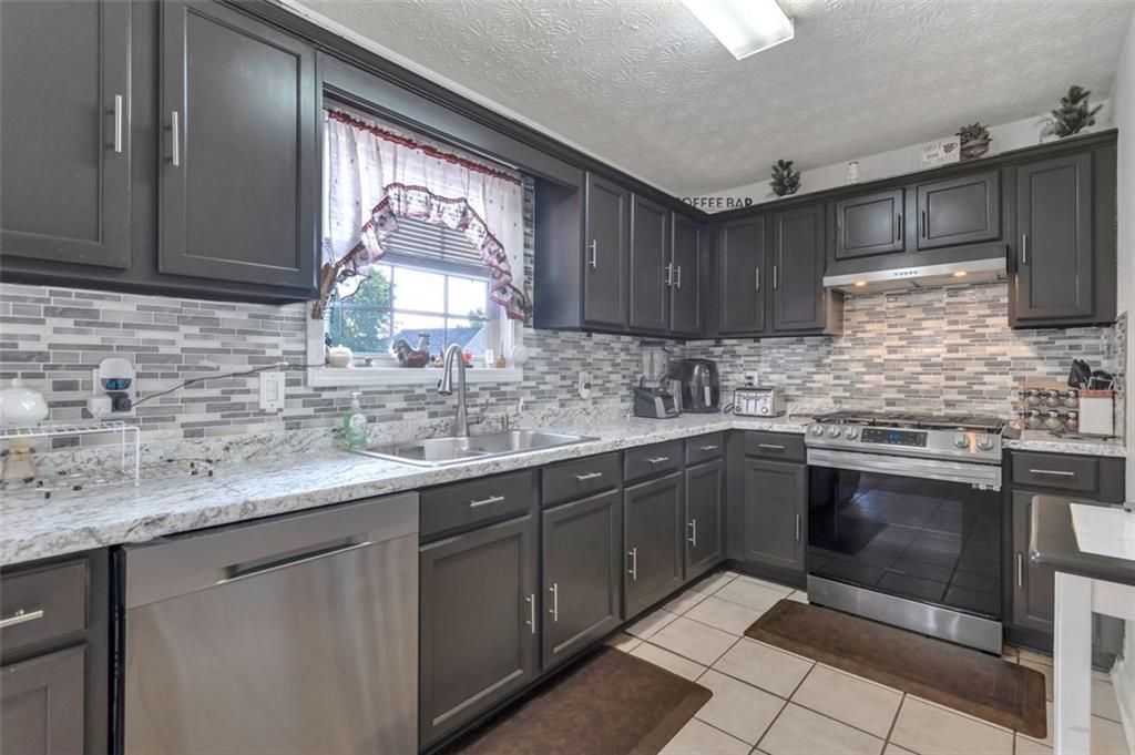 575 Chapel Walk Lane, Lawrenceville, Georgia image 6