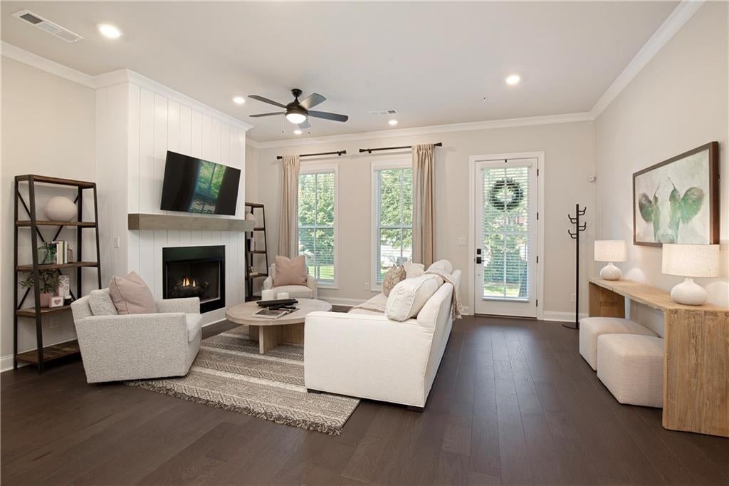 136 Everley Walk