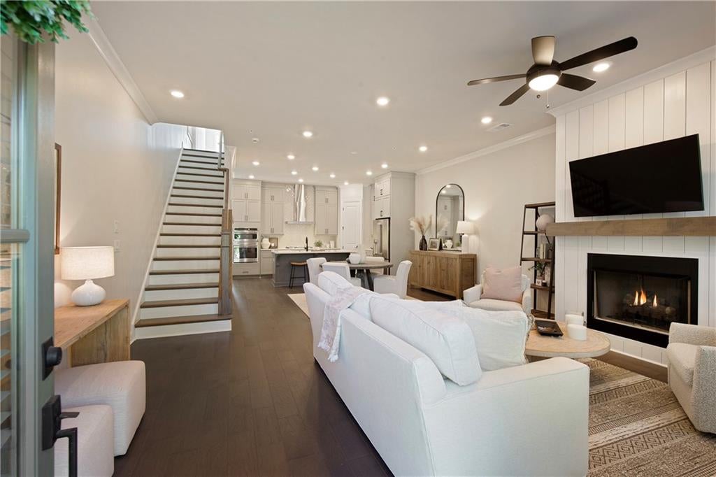 136 Everley Walk
