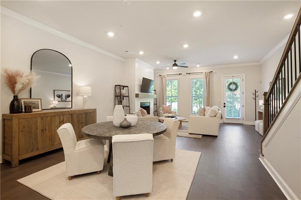 136 Everley Walk