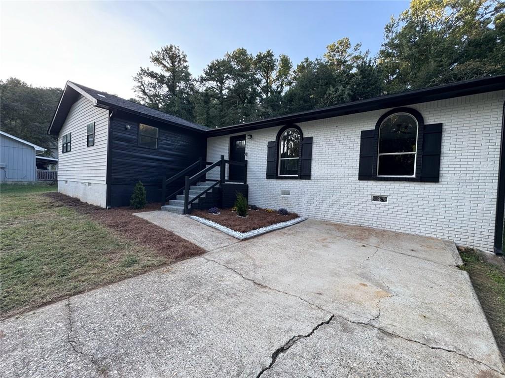 Photo of 96 Sedgefield Drive, Jonesboro, GA 30236 (MLS # 7841254)