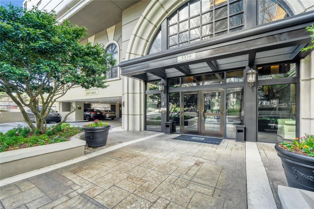 3334 Peachtree Road NE 1208