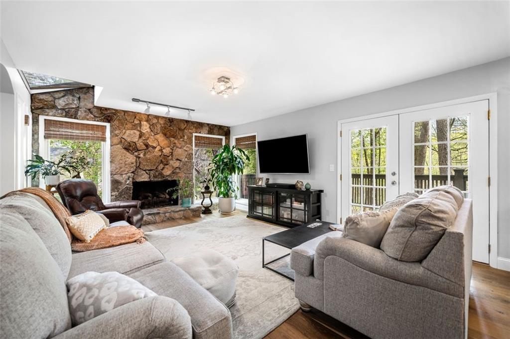 8885 N Mount Drive, Johns Creek, Georgia image 15