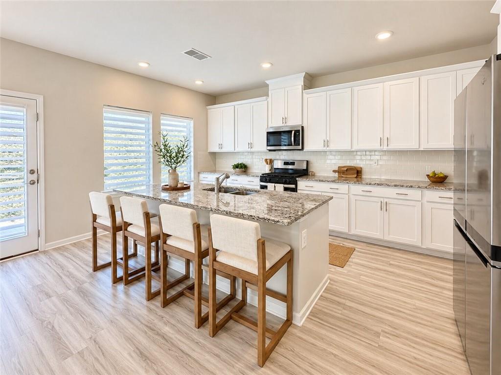 3774 Commodore Court