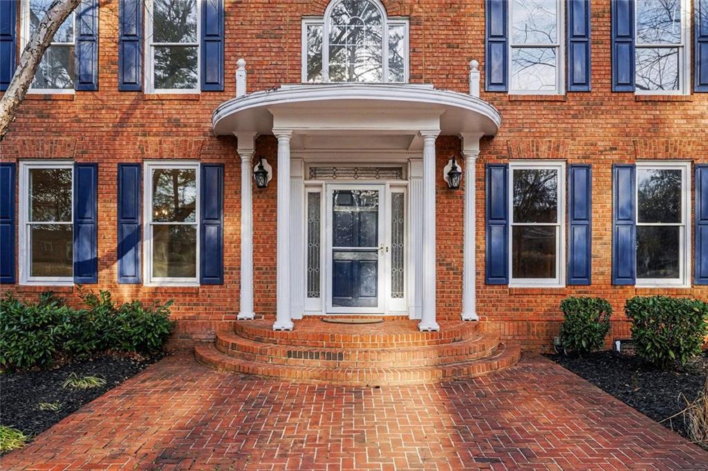 6203 Crestview Drive SE