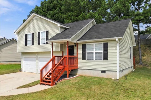 Homes For Sale - 102 Huntington Way<br/> Dallas, GA 30132