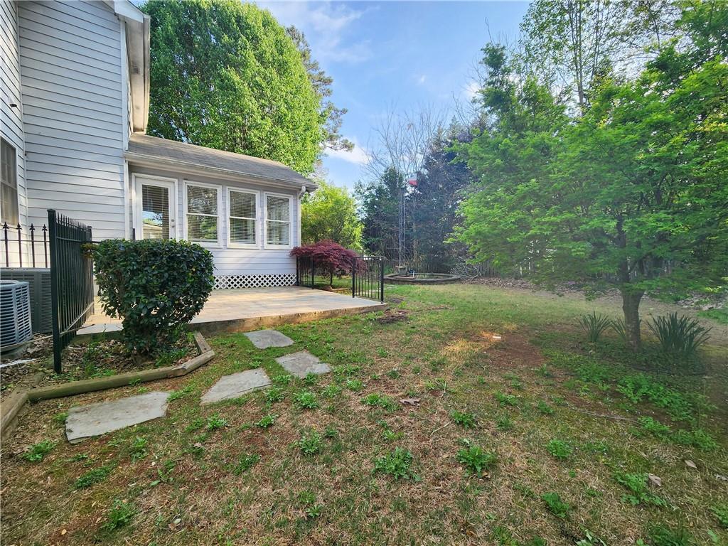 2875 Oak Meadow Drive, Snellville, Georgia image 30