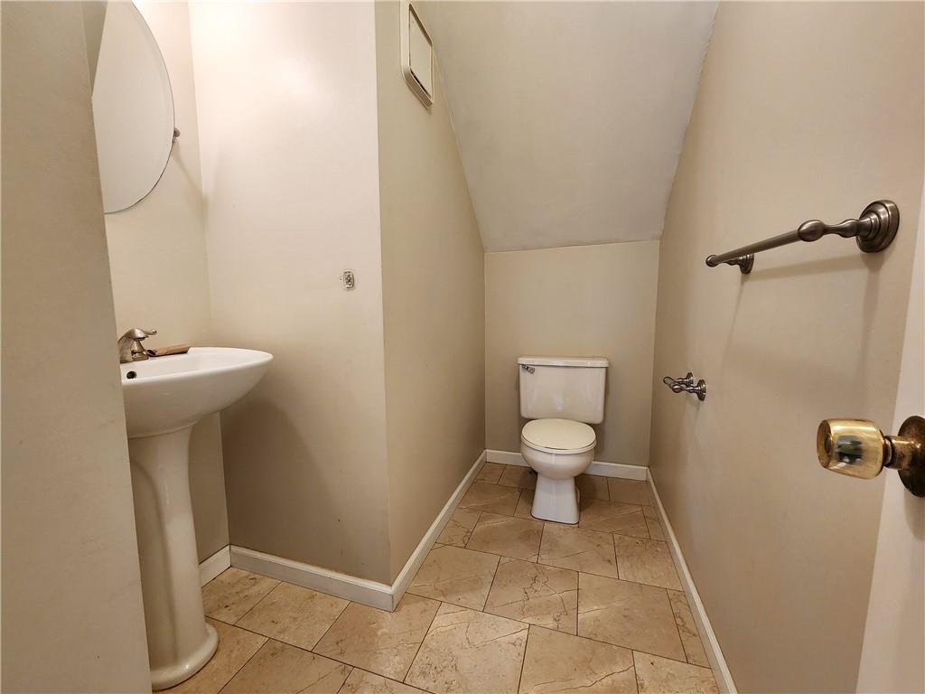 2875 Oak Meadow Drive, Snellville, Georgia image 13