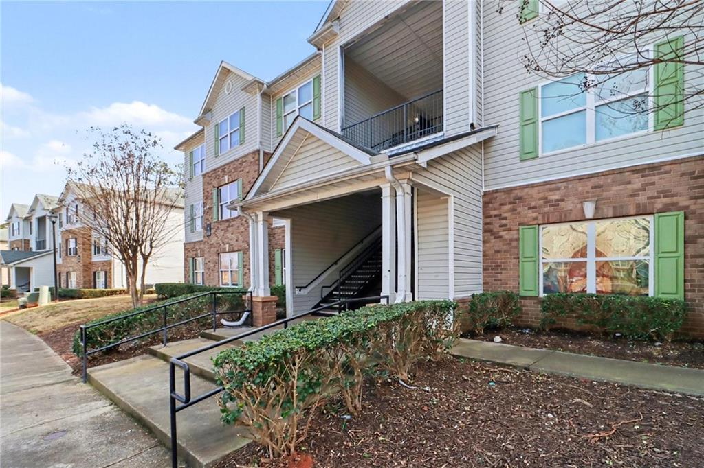 9102 Fairington Ridge Circle