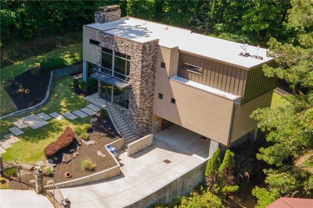 643 Larchmont Circle NW