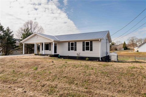 A home in Calhoun