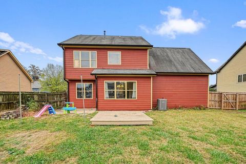 A home in Adairsville