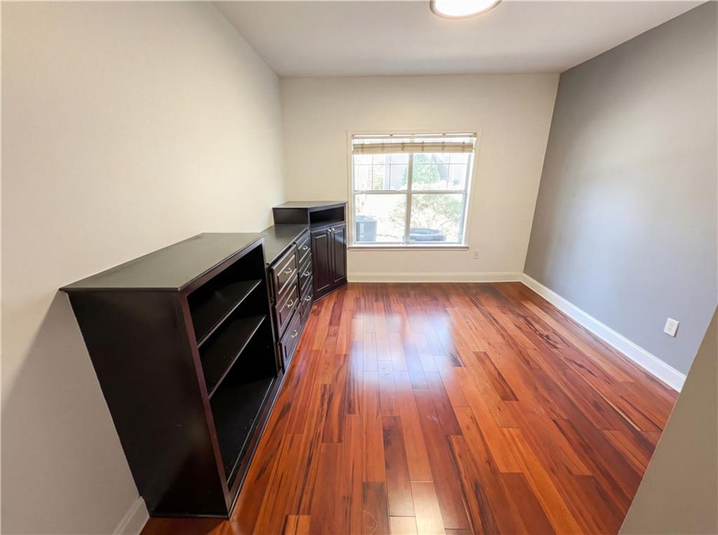 2700 Pine Tree Road NE 3006