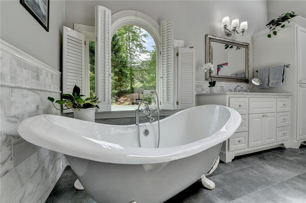 5335 Bannergate Drive, Johns Creek, Georgia image 8