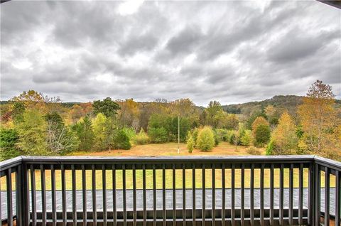 A home in Adairsville