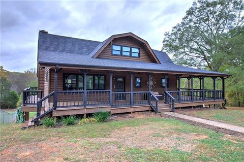 A home in Adairsville