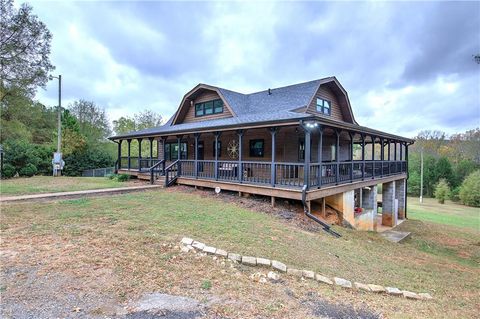 A home in Adairsville