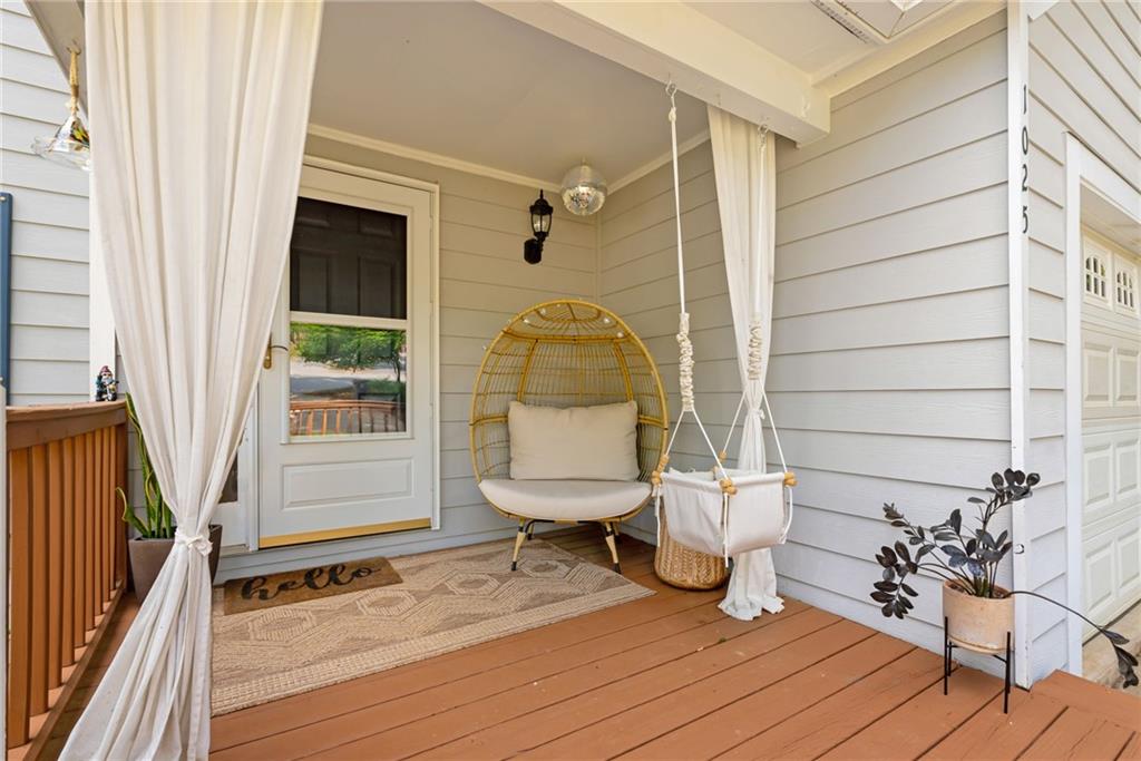 1025 Taylor Oaks Drive, Roswell, Georgia image 3