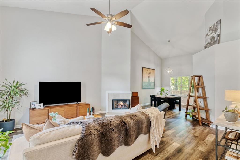 1025 Taylor Oaks Drive, Roswell, Georgia image 7