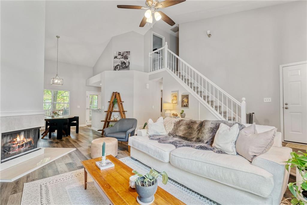 1025 Taylor Oaks Drive, Roswell, Georgia image 5
