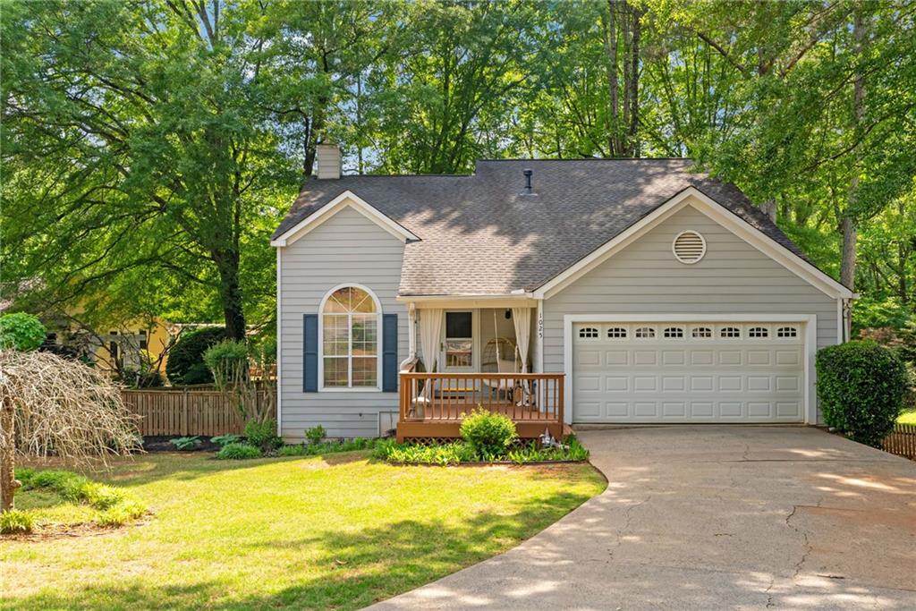 1025 Taylor Oaks Drive, Roswell, Georgia image 1